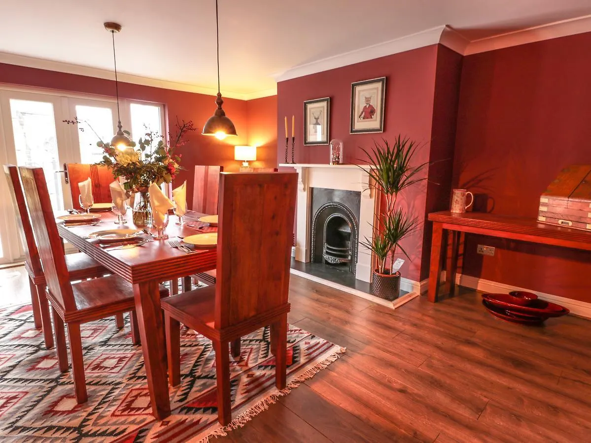 One Mulgrave Place Vila Whitby